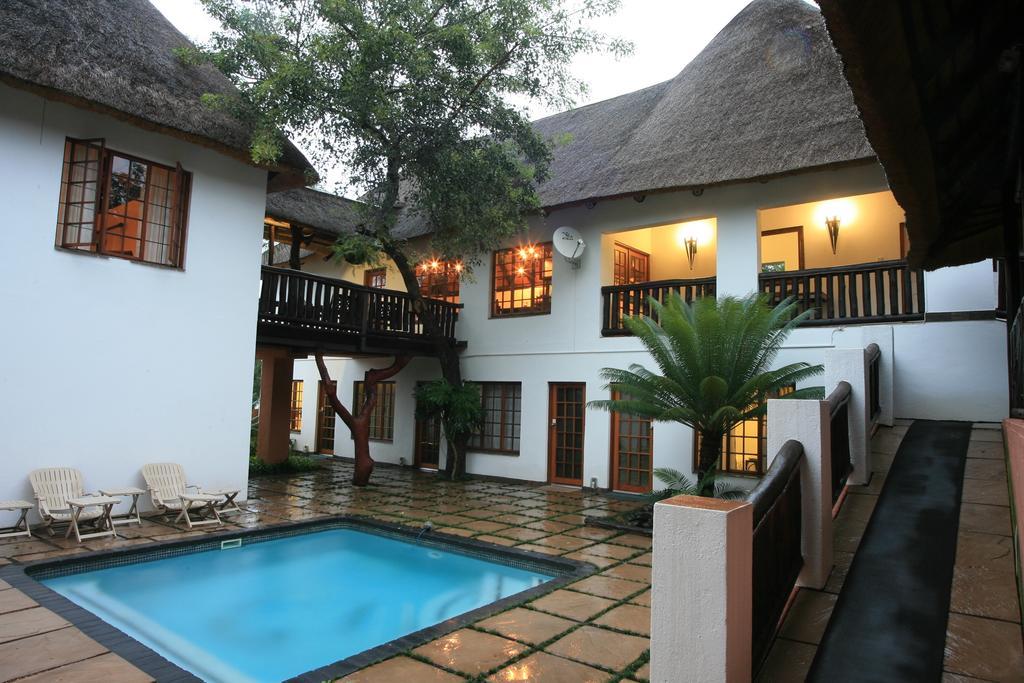 Pensao Guest Lodge Mbombela Exterior photo
